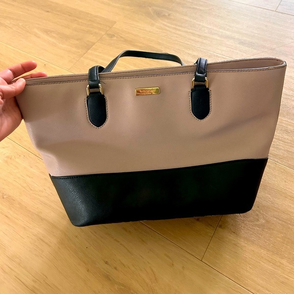 Kate Spade Handbags - Kate spade Two-Tone Tote Bag with Gold Accents